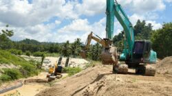 Hari Ke-7 Normalisasi Sungai, YR Team Fokus Keruk Sedimen di Bendungan Taluduyunu Pohuwato