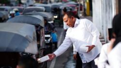 Aston Gorontalo Berbagi Kehangatan Ramadan Lewat Bagi-bagi Takjil