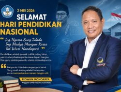 Di Balik Seremoni 2 Mei: Nasib Guru yang Terabaikan