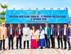 Pejabat BRI Hadiri HUT ke-27 Maluku Utara, Tampil Elegan dengan Busana Adat
